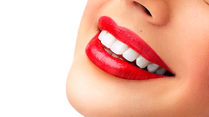 Гигиена полости рта, профессиональное отбеливание, эстетическая реставрация зубов в клинике Bobrov Clinic