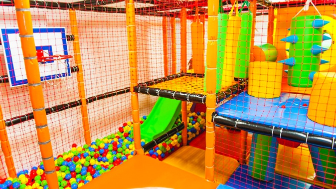 1, 2 или 3 часа посещения игровых и развлекательных зон в будний либо выходной день в детском игровом центре Play Room