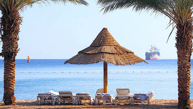 Тур в Эйлат на новогодние праздники с размещением в отеле на берегу Красного моря на выбор и завтраками