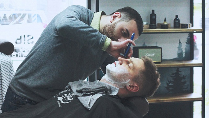 Мужская или детская стрижка, моделирование бороды в барбершопе Siberian Barbershop