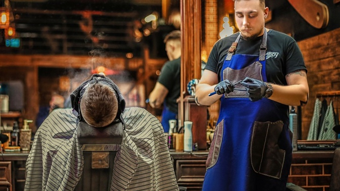 Мужская или детская стрижка, коррекция бороды, стрижка усов от OldBoy Barbershop на проспекте Вернадского