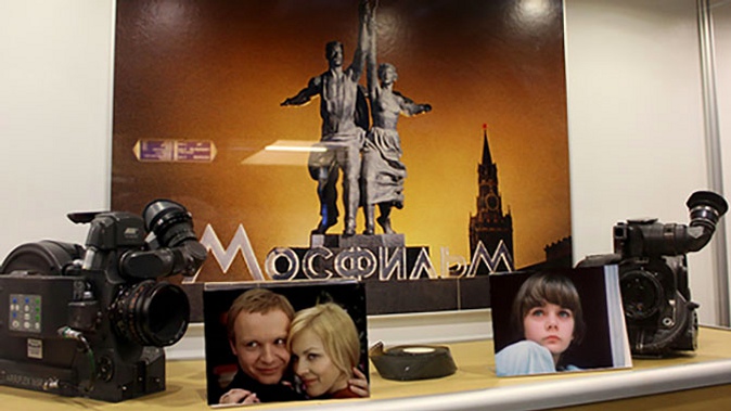 Билет на экскурсию по киностудии «Мосфильм» с посещением мест съемок известных кинофильмов для одного или двоих от туристической компании «Мос-Тур»