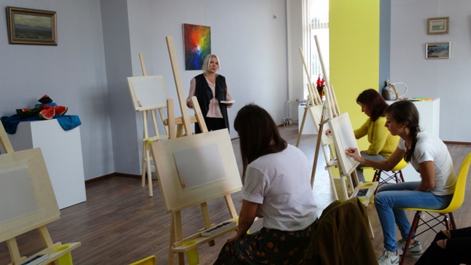 Арт-вечеринка или мастер-класс по рисованию акварелью или масляными красками от художественной школы Yablokova Family