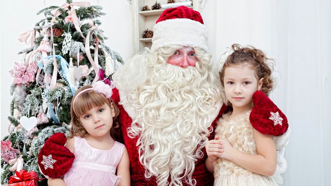 Визит Деда Мороза и Снегурочки с выездом на дом или в офис с развлекательно-поздравительной программой от единой новогодней службы «Топ Дед Мороз»