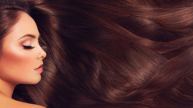 Модельная стрижка, сложное окрашивание, восстановление и выпрямление волос с глиоксиловой кислотой в студии красоты Victoria Style