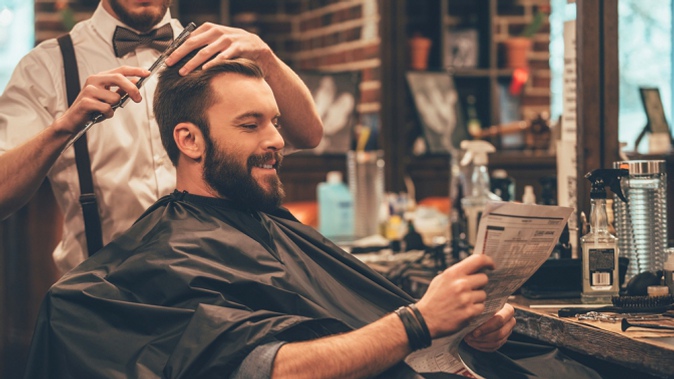 Мужские стрижки и моделирование бороды от барбера в студии Prosto