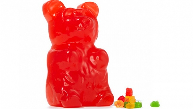 Мармеладный медведь весом 1,8 кг от магазина игрушек Twisty