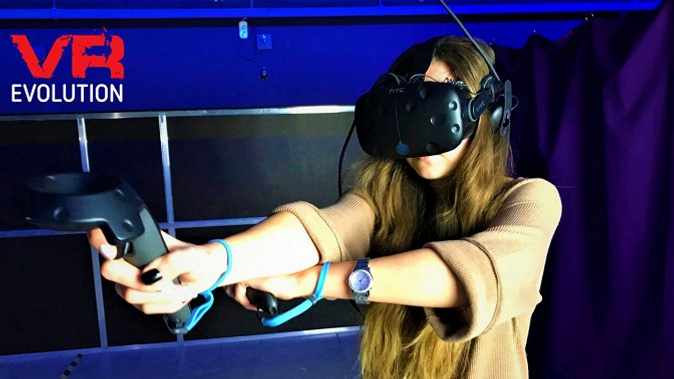 Игра в шлеме виртуальной реальности для одного или двоих от компании EvolutionVR