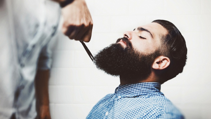 Мужская или детская стрижка, оформление бороды в мужской парикмахерской Man’s World