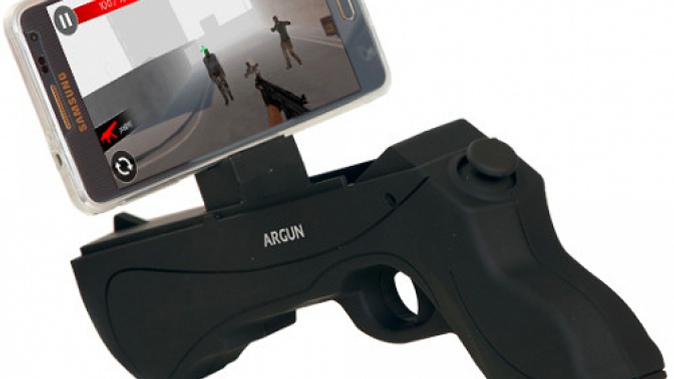 Интерактивный пистолет для игры с дополненной реальностью от интернет-магазина «Колобок Тойс»
