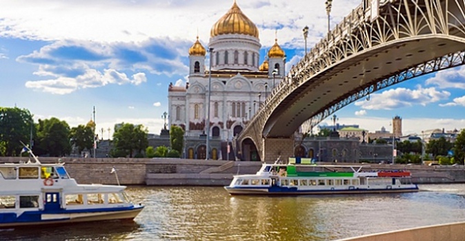 Незабываемая прогулка на теплоходе по Москва реке с ужином для двоих или компании до 20 человек от СК "Августина"