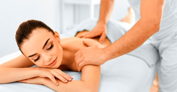 Лечебный массаж спины и профилактика заболеваний позвоночника в Клинике коррекции фигуры