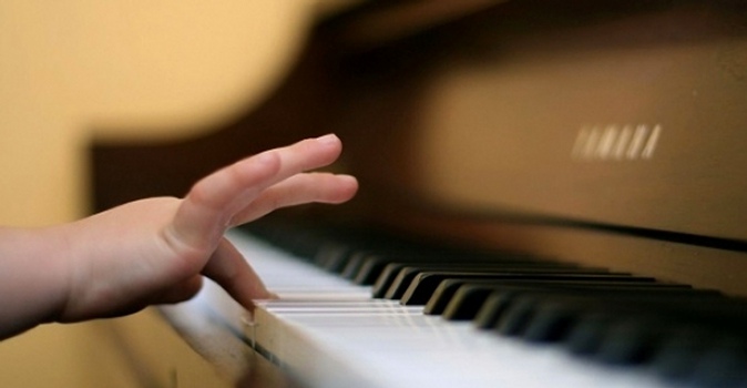 Обучение игре на фортепиано в музыкальной школе "Голос Земли"