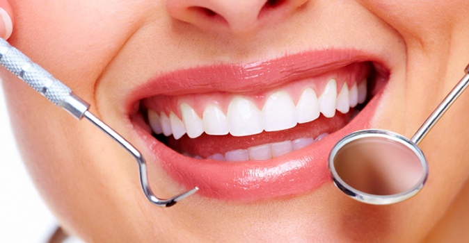 Профессиональное отбеливание зубов "Zoom3" в стоматологической клинике "Евростом"