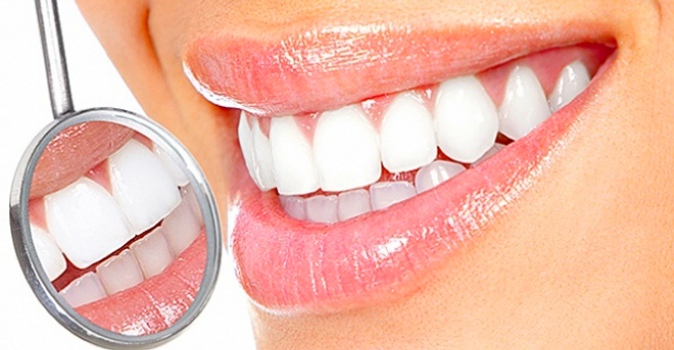Комплексная гигиена полости рта: ультразвуковая чистка зубов, процедура Air Flow, полировка и др. в Центре "Smile Studio"