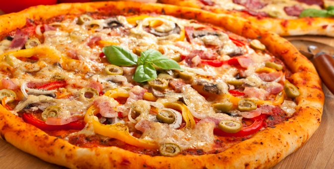Блюда из меню на выбор от службы доставки «Санчо-Пицца».