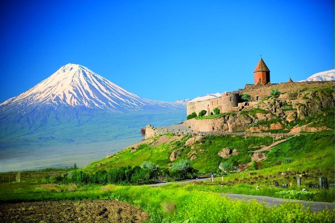 Отдых в Армении в отеле 4* Sochi Palace с экскурсиями по Еревану, в Гарни и Гегард, озеро Севан, курорт Джермук, курорт Цахкадзор.