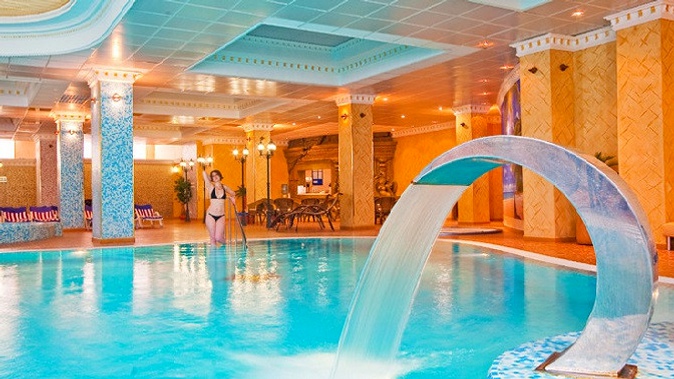 Спа-отдых в 30 м от Чёрного моря с посещением спа-центра отеля «Гамма» 4*: бассейн, хаммам, русская баня, финская сауна, солярий и джакузи.