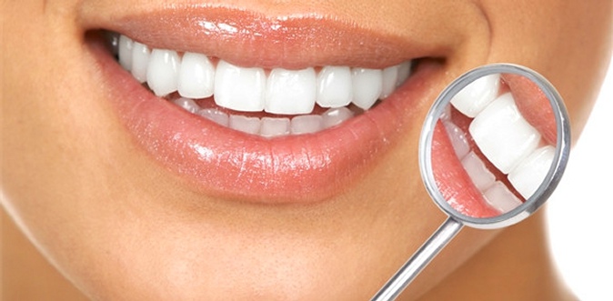 AirFlow, УЗ-чистка зубов, лечение кариеса с установкой пломбы в стоматологической клинике «Ренессанс».