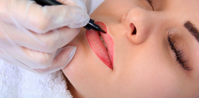 Перманентный макияж бровей, губ или век в косметологическом центре «Мир красоты и здоровья».