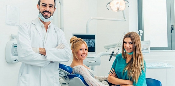 Программы стоматологического обслуживания для одного или двоих в стоматологической клинике «Магия».