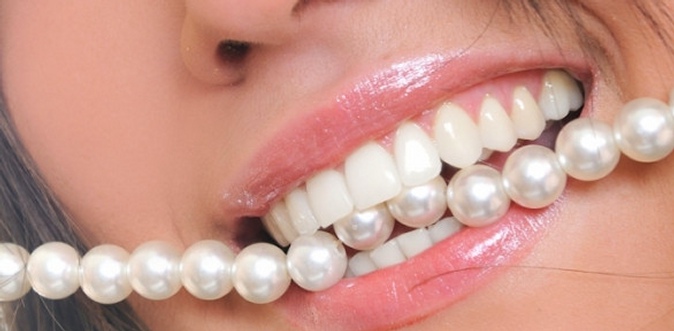 Комплексная гигиена полости рта, установка одной пломбы и экспресс-отбеливание в стоматологической клинике Dental7.