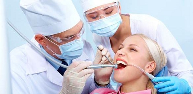 Комплексная гигиена полости рта, лечение зубов с установкой пломбы в «Отделении платных медуслуг 62 ГП».