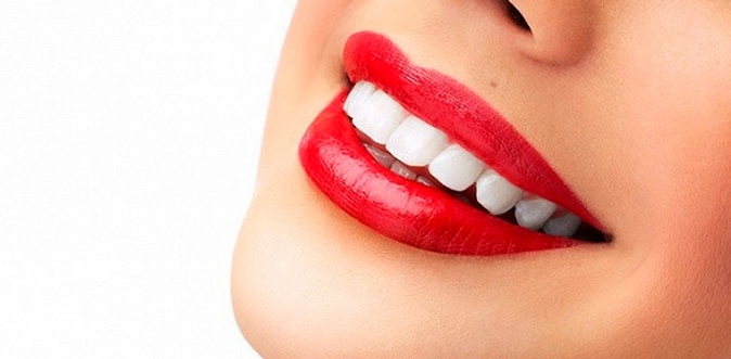 Гигиена полости рта, профессиональное отбеливание, эстетическая реставрация зубов в клинике Bobrov Clinic.