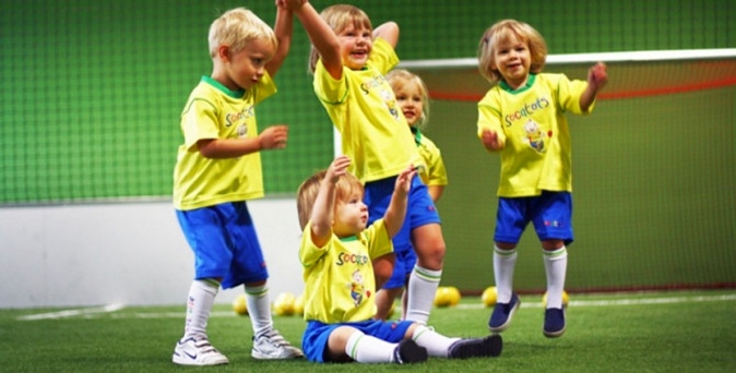 До 6 месяцев занятий футболом для ребенка в детском футбольном клубе Footballist&K.