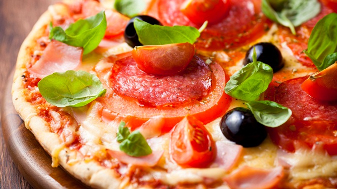 2, 3 или 5 больших пицц с возможностью доставки в офис или на дом от пиццерии Like Pizza.