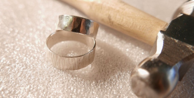 Мастер-класс по изготовлению обручальных или парных колец для двоих либо кольца для одного в семейной ювелирной студии Ringsoul.
