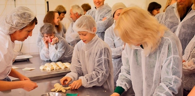 Билет на экскурсию, производство и мастер-класс или семейную программу «Вкус хлебного счастья» в музее-пекарне «Акри».