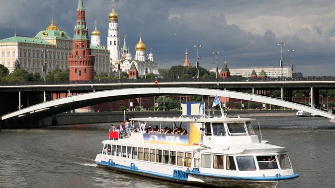 Прогулка на теплоходе по Москве-реке с напитком на выбор от компании «МосФлот».