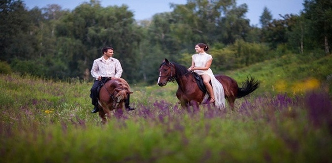 Фотосессия с лошадью, конная прогулка для одного или двоих с экскурсионной программой либо без в конном клубе «Усадьба Марфино».