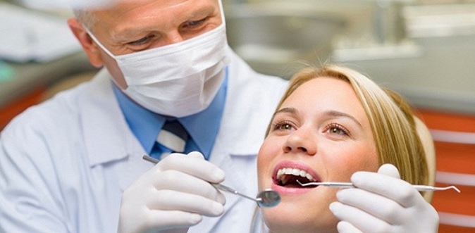Комплексная гигиена полости рта, процедура AirFlow или УЗ-чистка зубов с полировкой и шлифовкой в стоматологии Do-ctor.