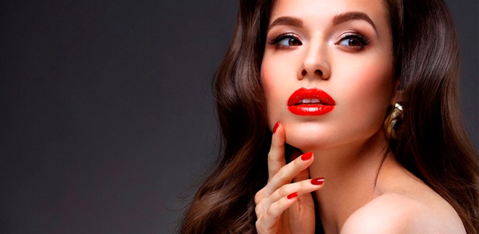 Перманентный макияж губ, век или бровей, а также микроблейдинг бровей в студии красоты JT Beauty.