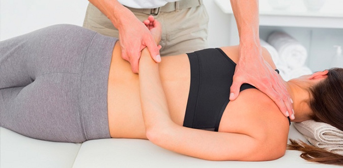 3, 6 или 9 сеансов лечебного массажа спины, мануальной диагностики позвоночника + консультация специалиста в «Клинике коррекции фигуры».