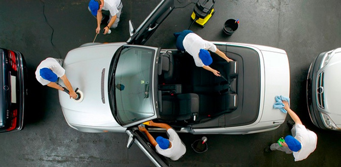 Премиум-химчистка салона, мойка авто, полировка наносредством и устранение неприятных запахов по технологии «Сухой туман» на автомойке Fastnshine.