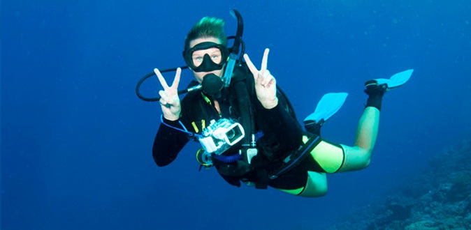 Базовый курс дайвинга Open Water Diver для одного, двоих или четверых в аквапарке «Мореон» от клуба «Морские ангелы».