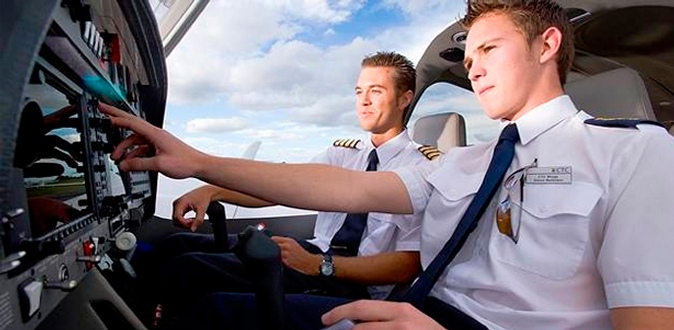 Скидка 30% на полет на авиасимуляторе с инструктором по программе «Остаться в живых» или «Академия настоящих мужчин» от компании Redbird