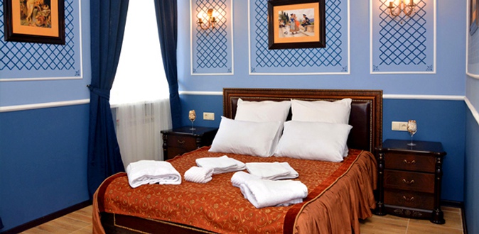 До 5 дней проживания в номере выбранной категории для одного или двоих в отеле «Классик» в центре Санкт-Петербурга.