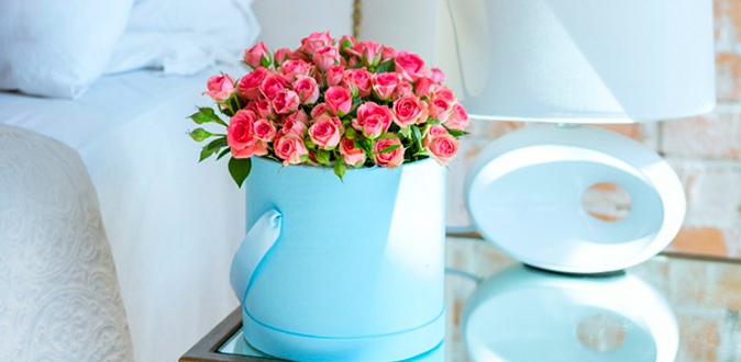 Букеты из голландских роз + розы в шляпной коробке или корзине от интернет-магазина Beauty Roses.