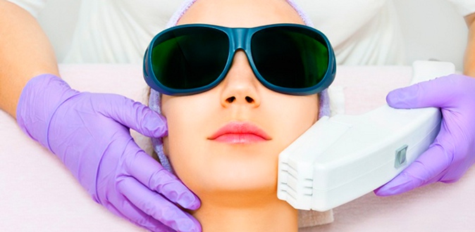 Бесплатное посещение лазерной эпиляции зоны над верхней губой + нанесение светодиодной LED-маски для увлажнения и лечения кожи + криомассаж в косметическом салоне «Лаванда»