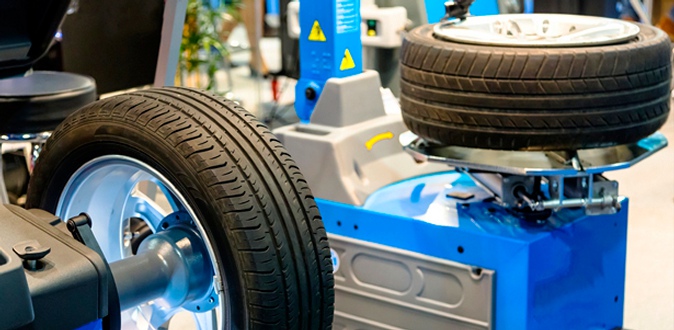 Шиномонтаж и балансировка четырех колес до R22 + хранение шин в шиномонтажной мастерской RLD Sokolniki.