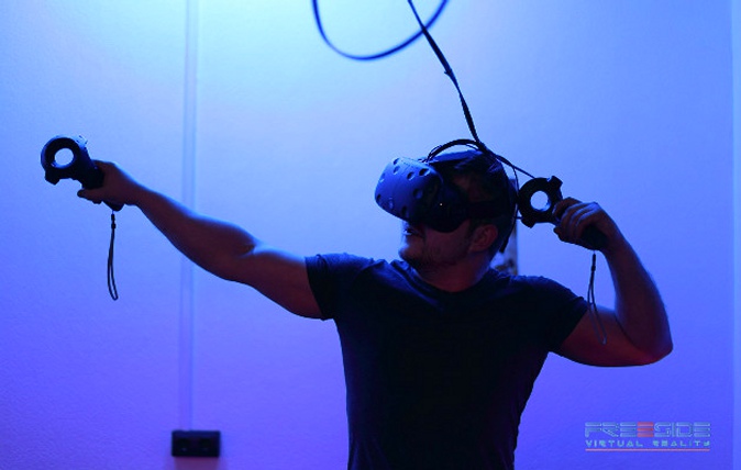 Скидка 50% на 30, 60 минут или 2 часа игры в шлеме виртуальной реальности HTC Vive в клубе Freeside