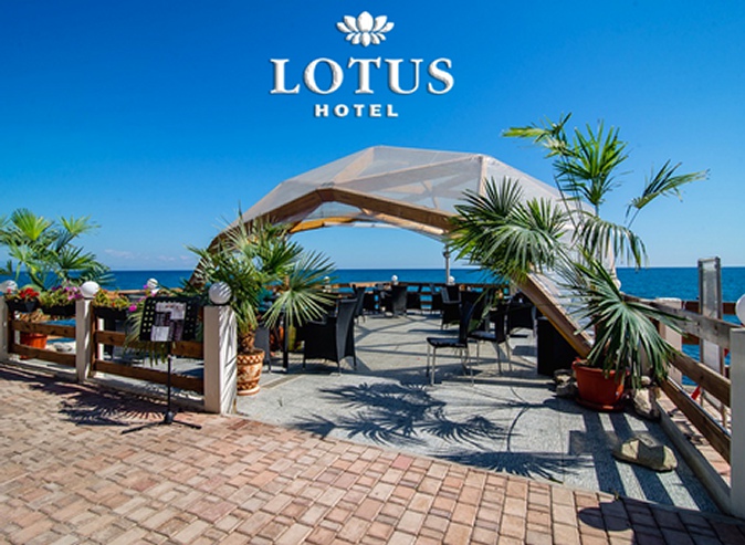 Отдых в райском уголке южного берега Крыма между Алуштой и Ялтой в номерах разной категории с завтраками в отеле «Lotus»